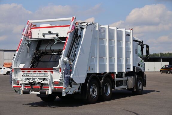 Аренда мусоровоза Mercedes Benz Actros 2536 L
