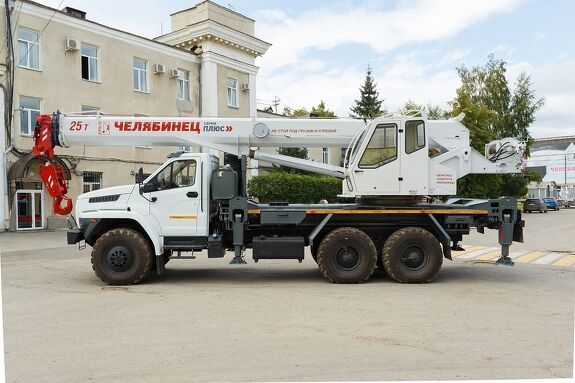 Автомобильный кран Челябинец КС-55732 УРАЛ NEXT 25 т